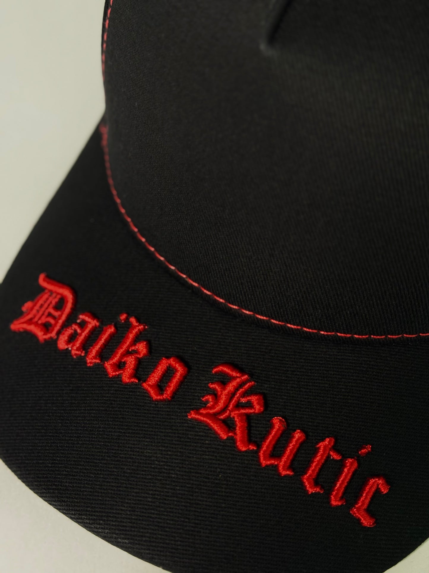 Daiko Cap black red